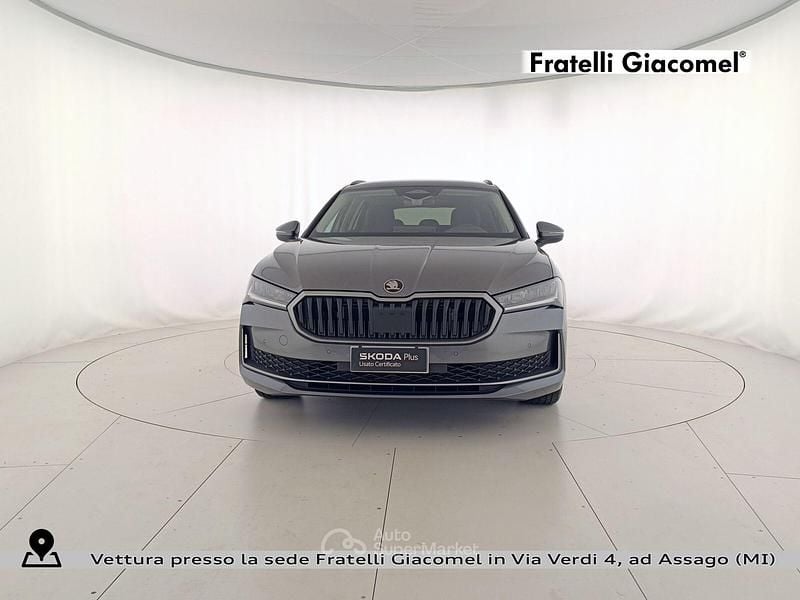 Usata Skoda Superb Selection 150 CV (110 kW) 2025 Grigio graphite metallizzato Station wagon
