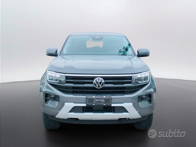 Usata VW Amarok Life 205 CV (150 kW) 2024 Grigio Pick-up