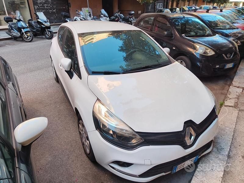 Bianco Usata 2017 Renault Clio IV Due volumi | 7500 € (Ottimo prezzo) - Immagine 1/4