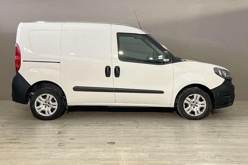 Usata Fiat Doblò S 95 CV (69 kW) 2019 Bianco Monovolume