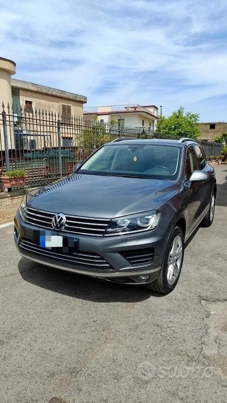 Usata VW Touareg Executive 204 CV (150 kW) 2017 Argento SUV
