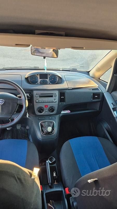 Usata Lancia Musa 90 CV (66 kW) 2010 Monovolume