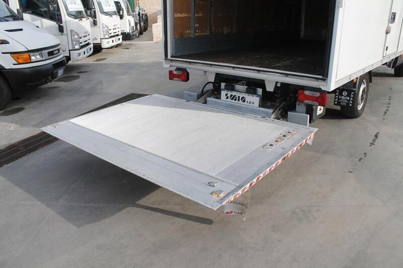 Usata Iveco 35.12 115 CV (84 kW) 2018 Bianco Furgone
