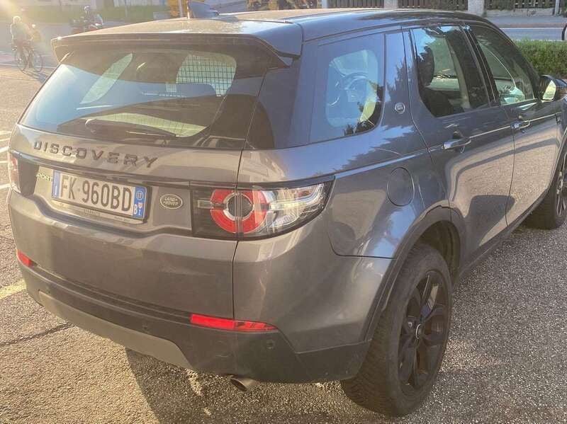 Usado Land Rover Discovery Sport SE 150 HP (110 kW) 2017 Cinzento SUV