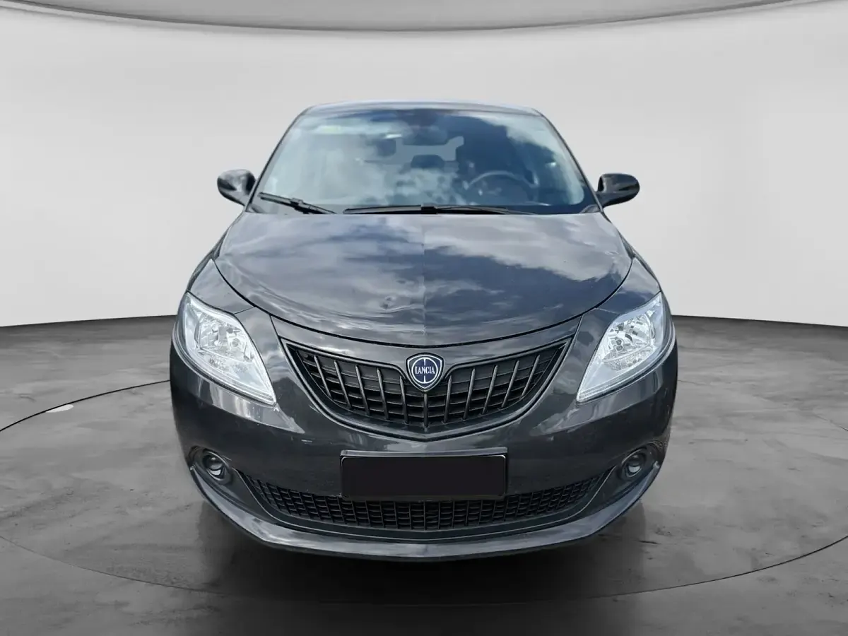 Usata Lancia Ypsilon Silver 70 CV (51 kW) 2023 Grigio Utilitaria
