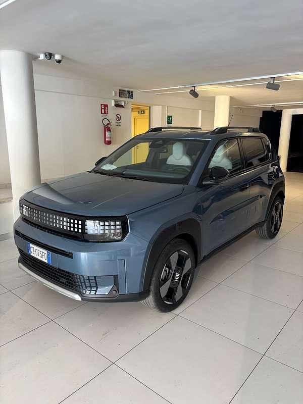 Usata 2025 Fiat Grande Panda La Prima Due volumi | 20.500 € (Buon prezzo) - Immagine 1/3