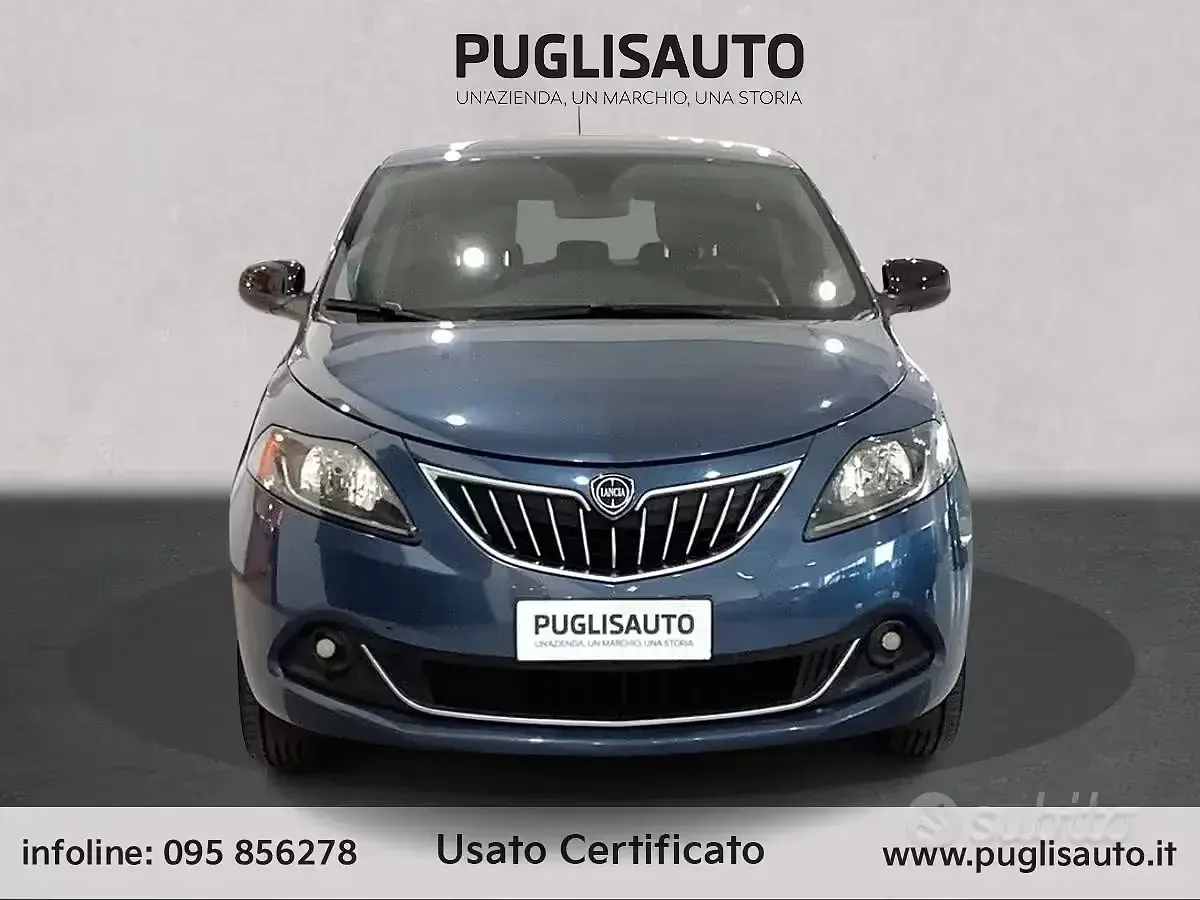 Usata Lancia Ypsilon 69 CV (50 kW) 2024 Blu Utilitaria