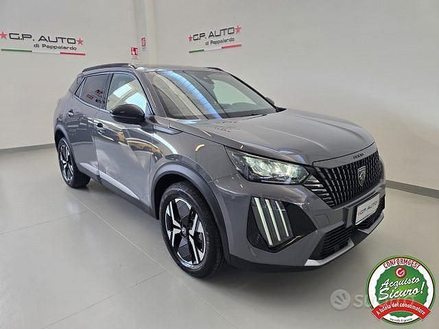 Usata Peugeot 2008 Allure 101 CV (74 kW) 2024 Grigio SUV