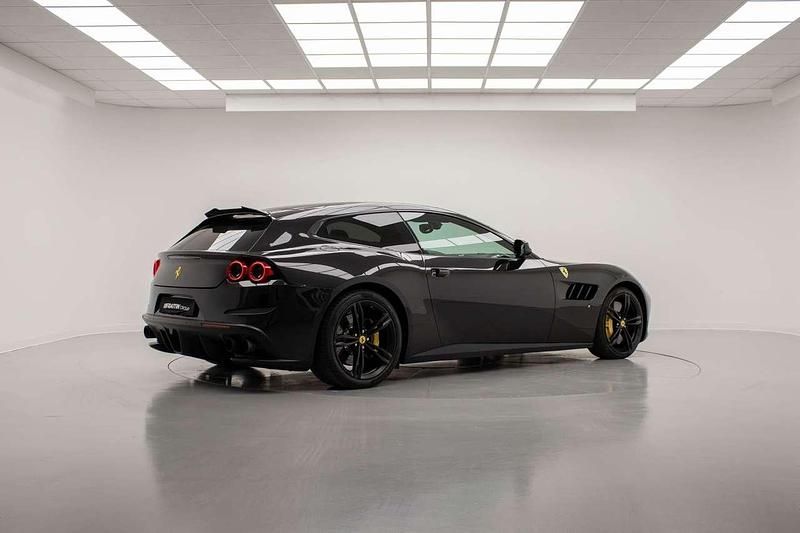 Usata Ferrari GTC4Lusso 689 CV (506 kW) 2017 Nero daytona Station wagon