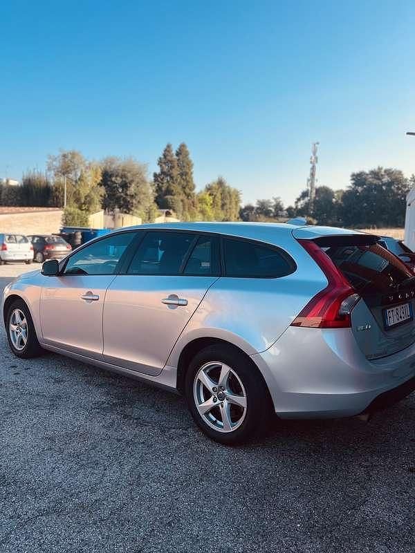 Usata Volvo V60 Summum 114 CV (83 kW) 2011 Station wagon