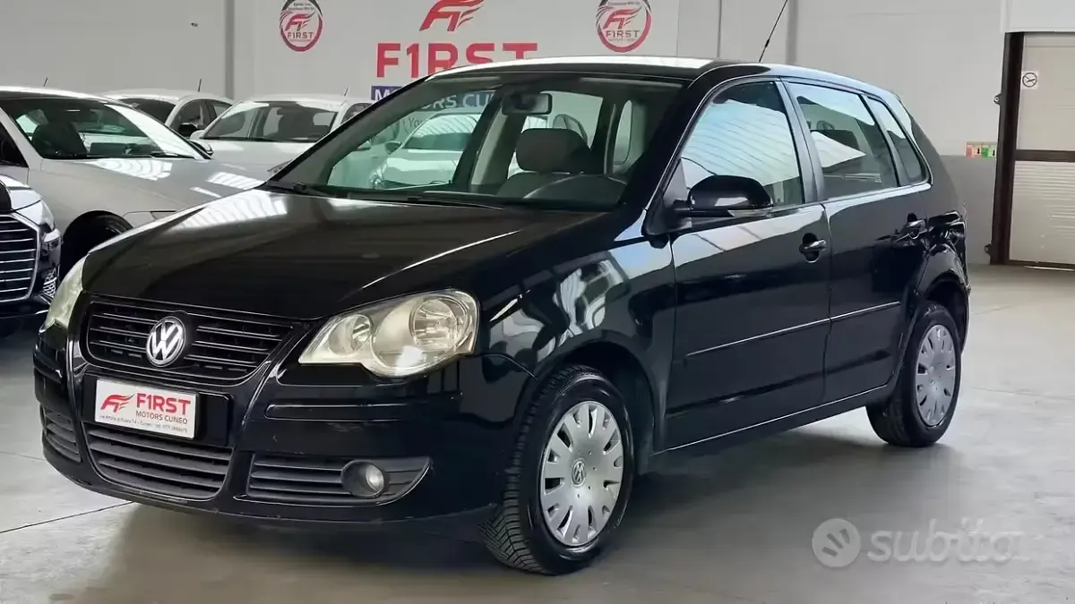 Begagnad VW Polo Trendline 69 HK (50 kW) 2007 Svart Halvkombi