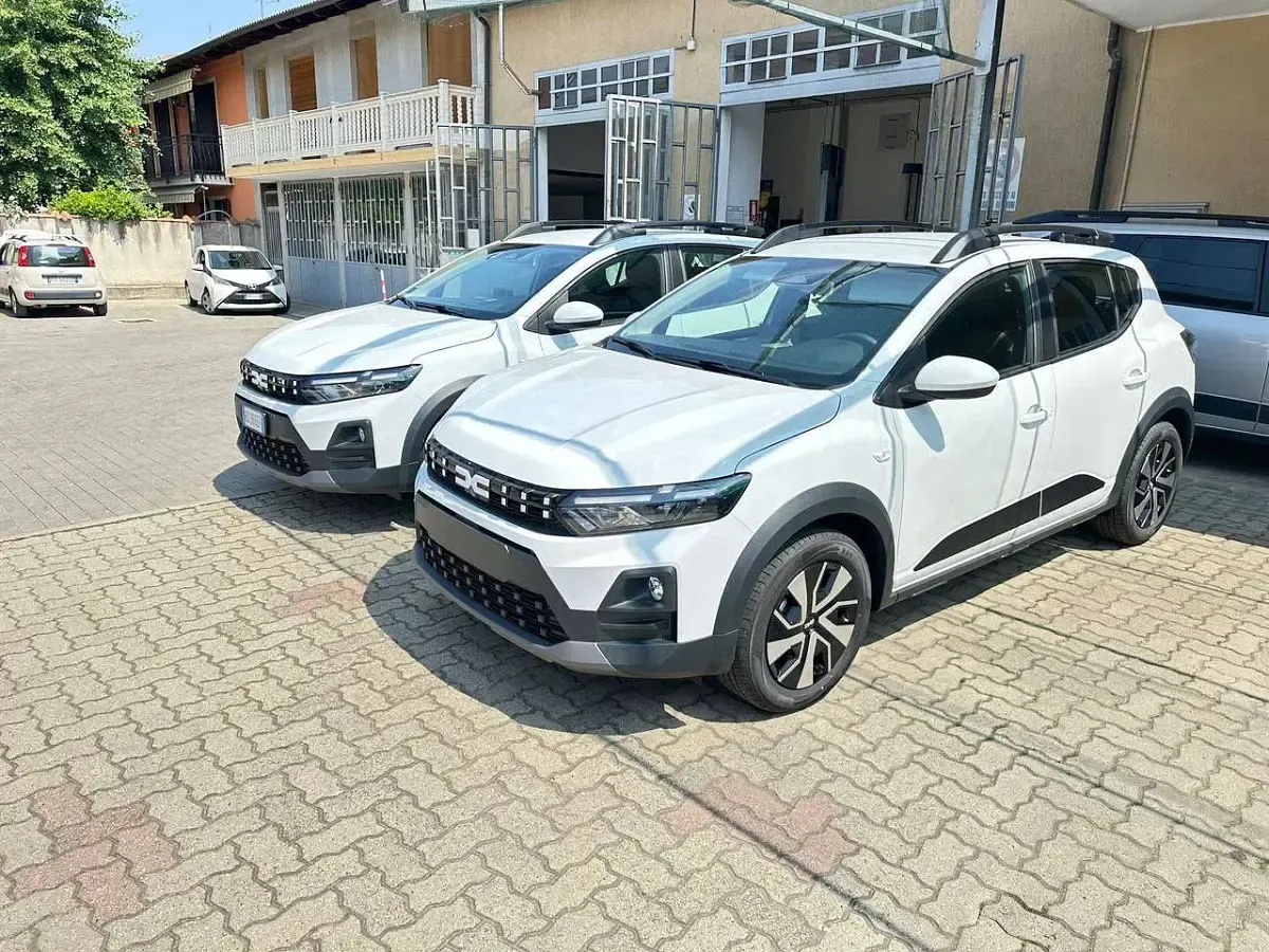 Nuova Dacia Sandero Expression 120 CV (88 kW) 2026 Bianco Berlina