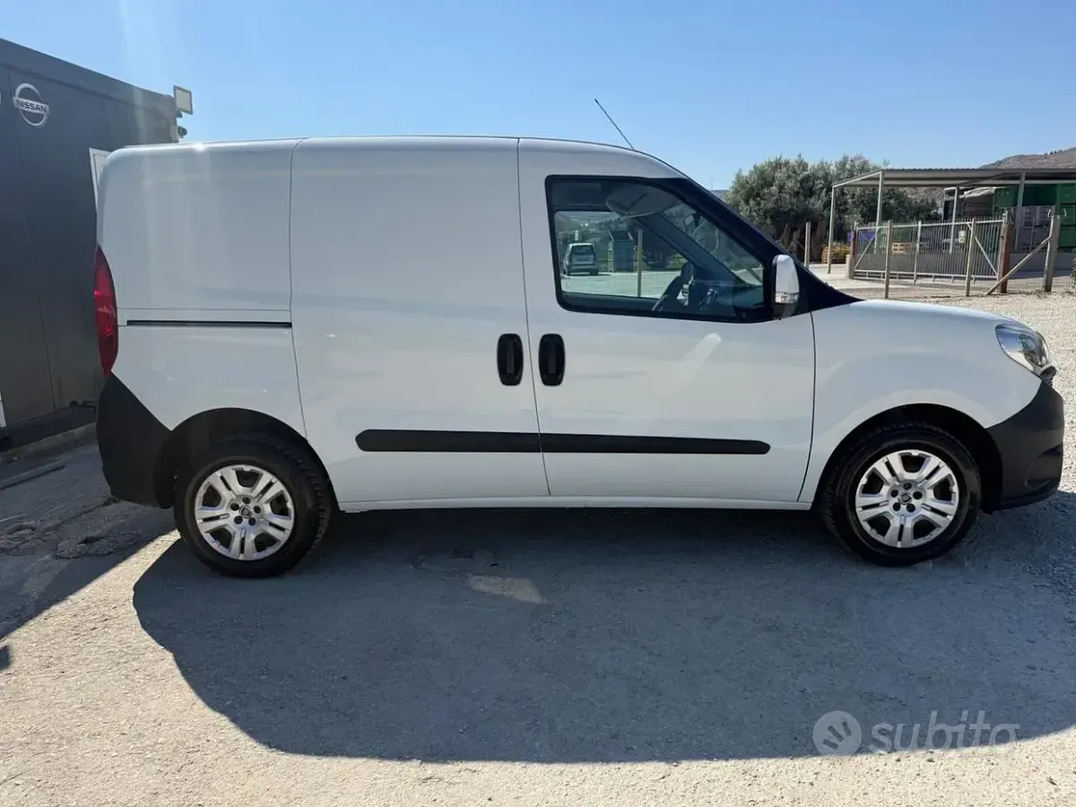 Usata Fiat Doblò 95 CV (69 kW) 2017 Bianco Monovolume