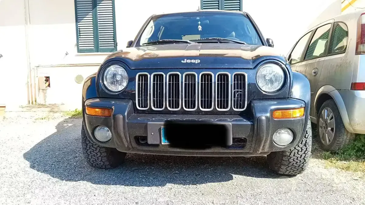 Usata Jeep Cherokee Limited 143 CV (105 kW) 2004 Nero SUV