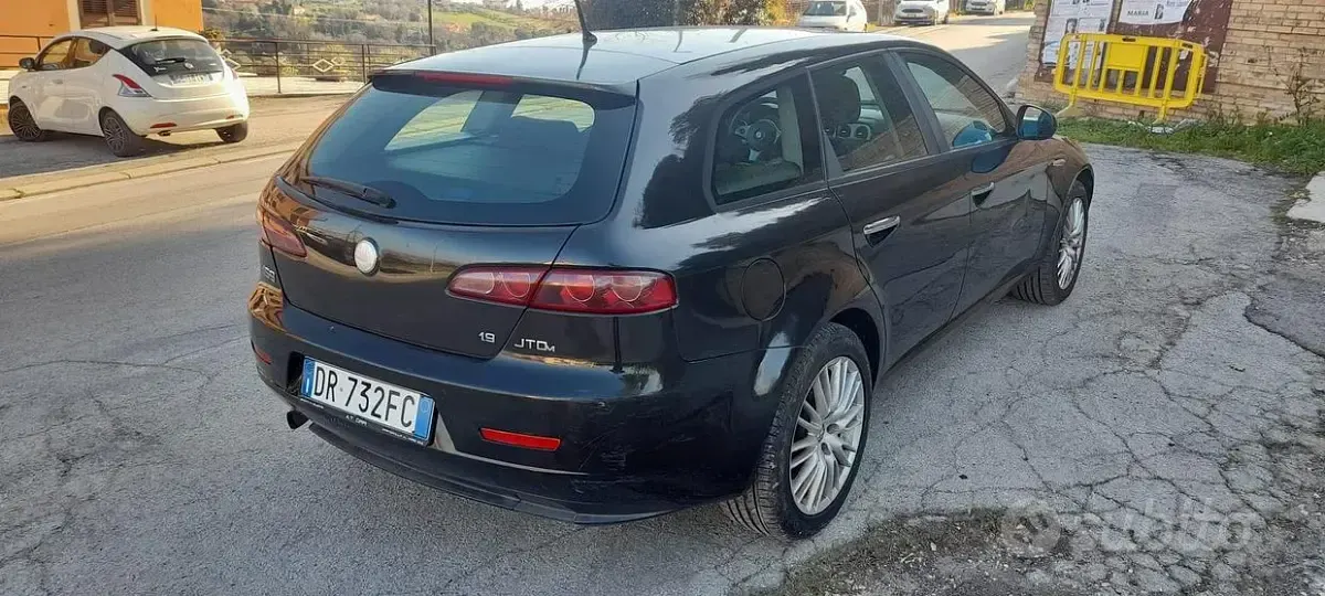 Usata Alfa Romeo 159 120 CV (88 kW) 2008 Nero Station wagon