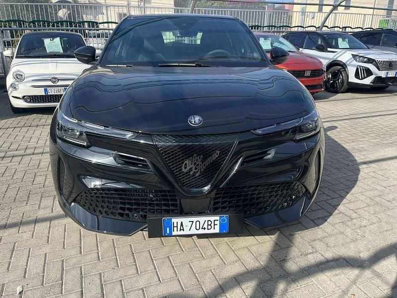 Nuova Alfa Romeo Junior Edizione Speciale 145 CV (106 kW) 2025 Nero SUV