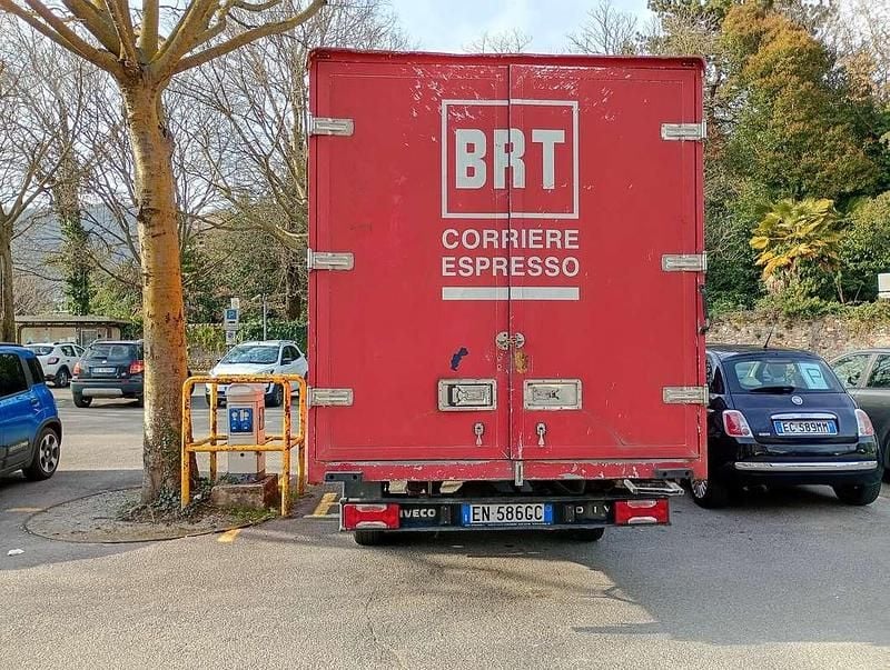 Usata Iveco Daily 106 CV (77 kW) 2012 Rosso Furgone