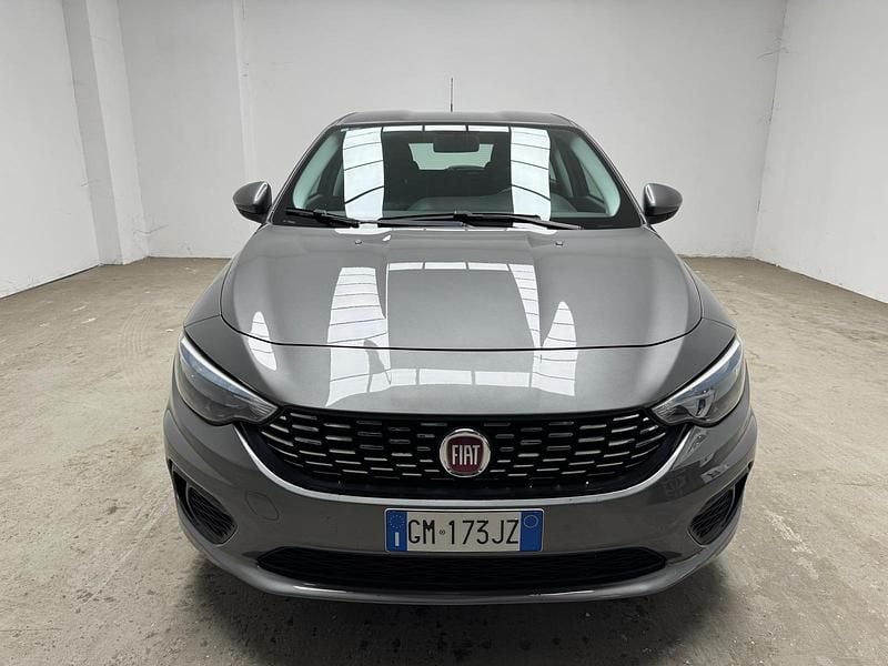 Usado Fiat Tipo Business 95 CV (69 kW) 2019 Gris Berlina