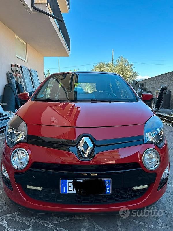 Rosso Usata 2012 Renault Twingo Due volumi | 5000 € (Cara) - Immagine 1/4
