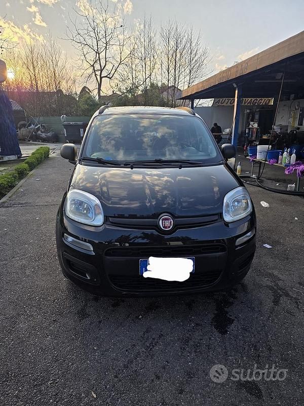Usata Fiat Panda Lounge 69 CV (50 kW) 2014 Nero Utilitaria