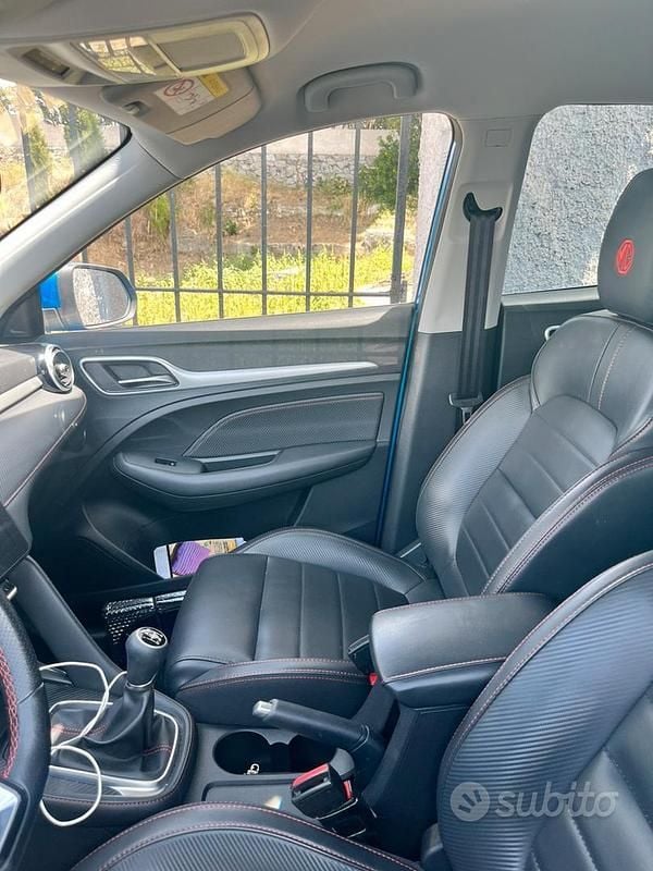 Usata MG ZS 106 CV (77 kW) 2023 Blu Berlina