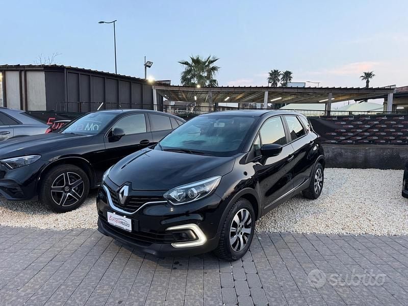 Usata Renault Captur Zen 90 CV (66 kW) 2018 Nero SUV
