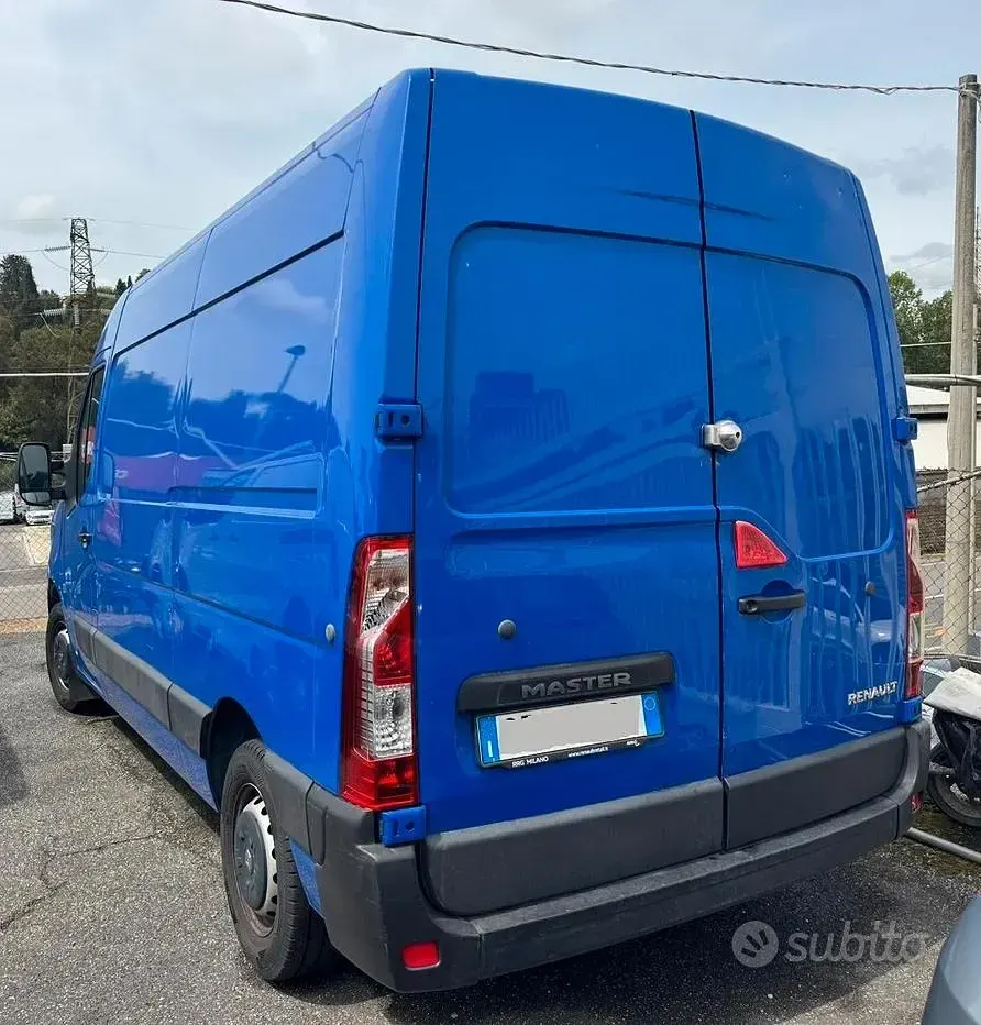 Usata Renault Master 135 CV (99 kW) 2020 Bluazzurro Monovolume