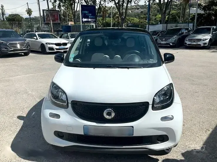 Usata Smart ForFour 70 CV (51 kW) 2015 Bianco Utilitaria