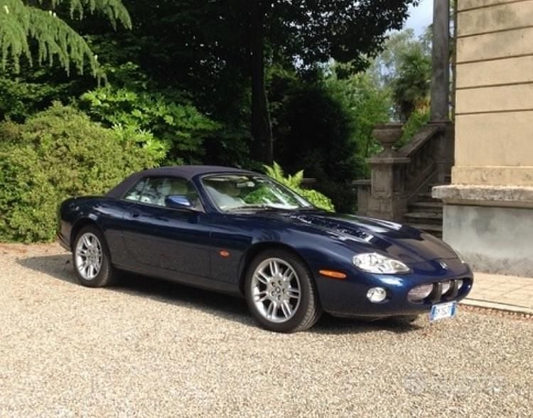 Usata 2002 Jaguar XK8 Cabrio | 22.000 € (Buon prezzo) - Immagine 1/4
