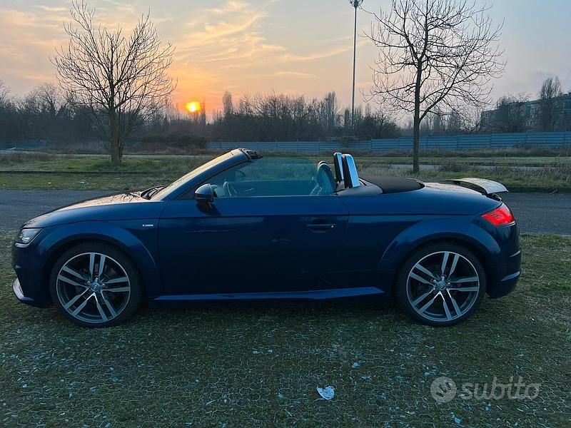Usata Audi TT Roadster 180 CV (132 kW) 2015 Blu Cabrio