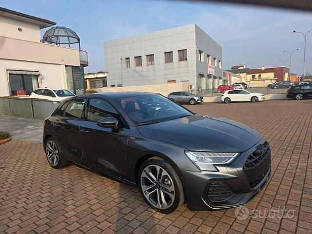 Usata Audi A3 S-Line 116 CV (85 kW) 2025 Grigio Berlina