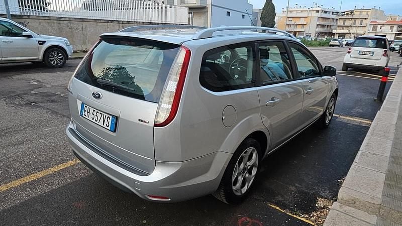 Usata Ford Focus Titanium 115 CV (84 kW) 2011 Grigio Berlina