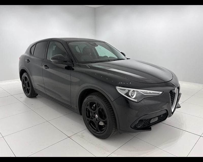 Usata Alfa Romeo Stelvio Executive 210 CV (154 kW) 2018 Nero SUV