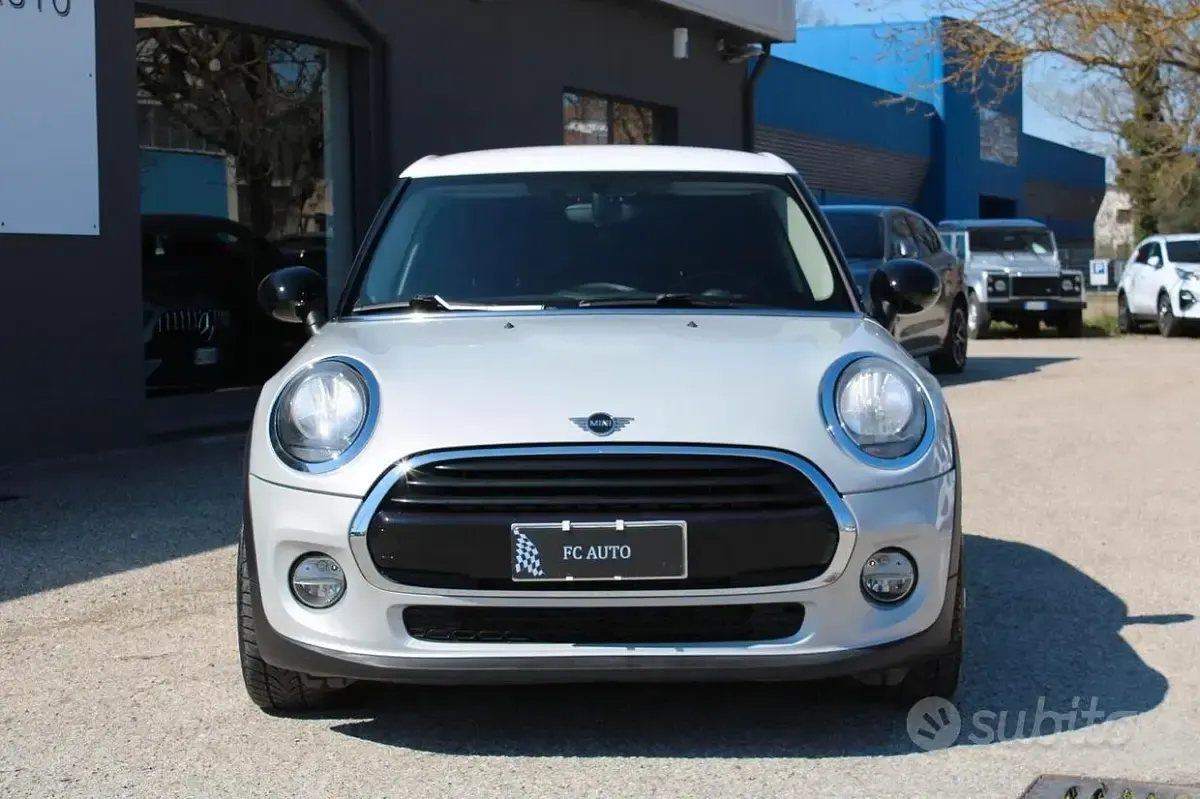 Usata Mini Cooper D 116 CV (85 kW) 2019 Grigio Utilitaria