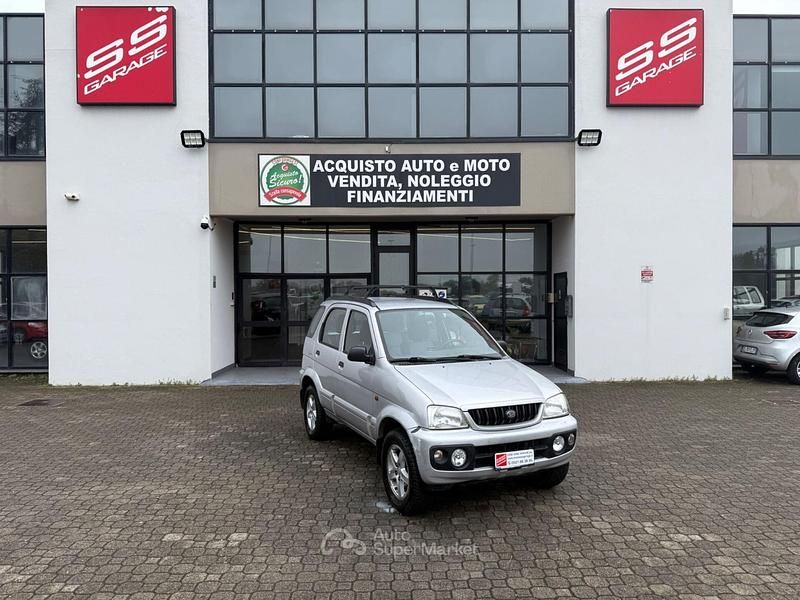 Grigio Usata 2003 Daihatsu Terios SUV | 3900 € (Buon prezzo) - Immagine 1/4