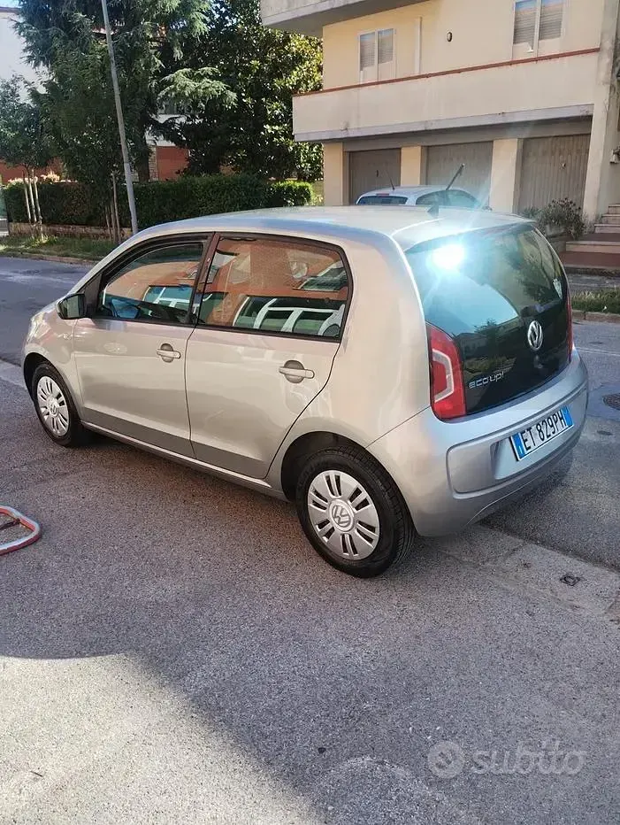 Usata VW up! Move 68 CV (50 kW) 2013 Grigio Utilitaria