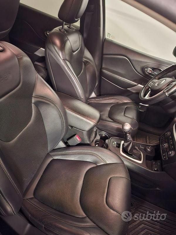 Usata Jeep Cherokee Limited 140 CV (102 kW) 2017 Grigio SUV