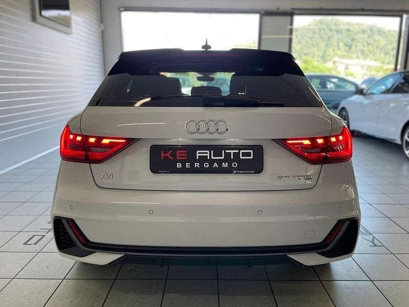Usata Audi A1 Sportback 110 CV (80 kW) 2021 Bianca tetto nero Utilitaria
