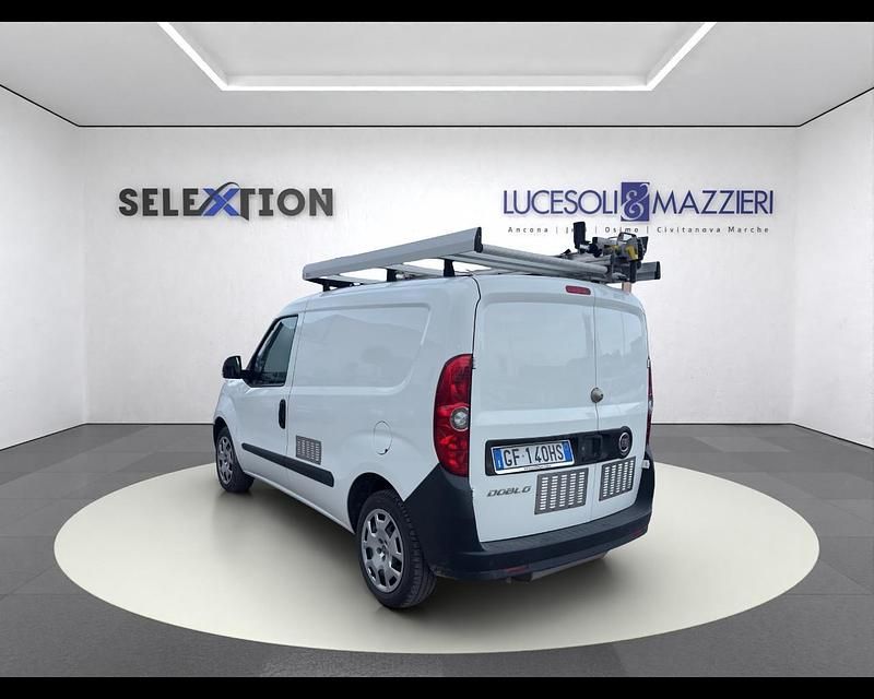 Usata Fiat Doblò Easy 119 CV (87 kW) 2021 Bianco Monovolume