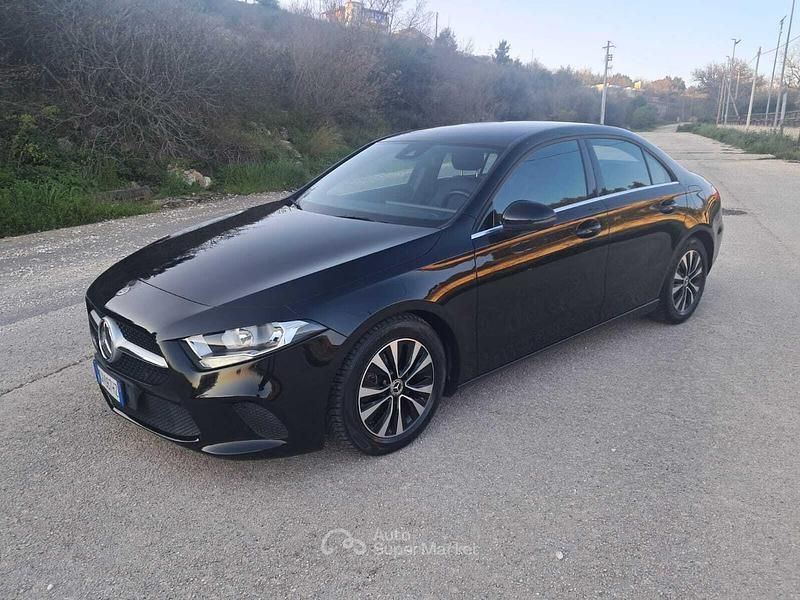 Usata Mercedes A180 Business 116 CV (85 kW) 2021 Nero Berlina