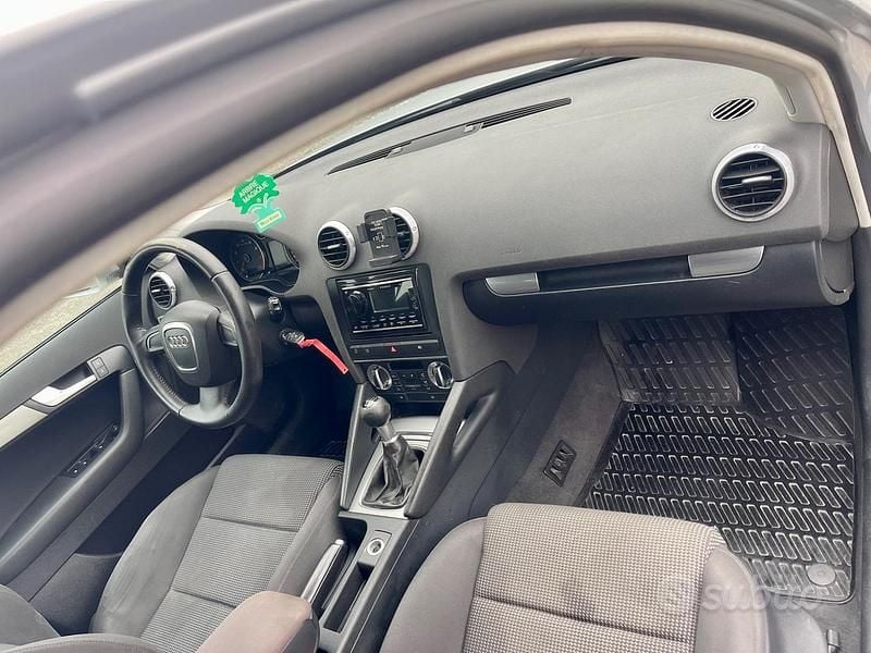 Usata Audi A3 Attraction 125 CV (91 kW) 2010 Grigio Berlina