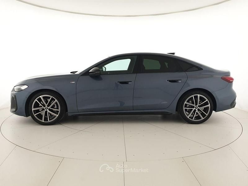 Usata Audi A5 S-Line 204 CV (150 kW) 2025 Blu orizzonte metallizzato Berlina