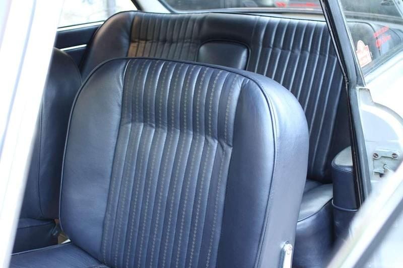 Begagnad Alfa Romeo 2600 Sprint 145 HK (106 kW) 1965 Silver Sportkupé