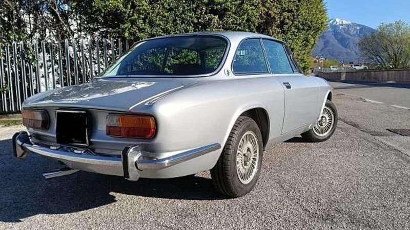 Usata Alfa Romeo 2000 131 CV (96 kW) 1972 Argento Coupé