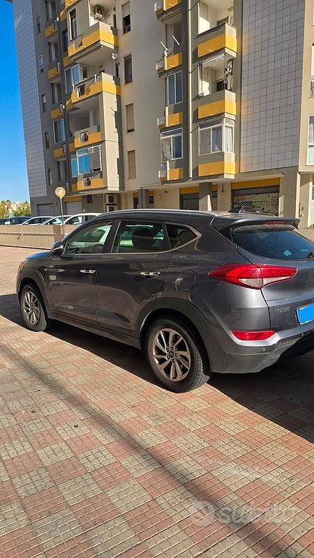 Usata Hyundai Tucson Xpossible 116 CV (85 kW) 2016 Grigio SUV