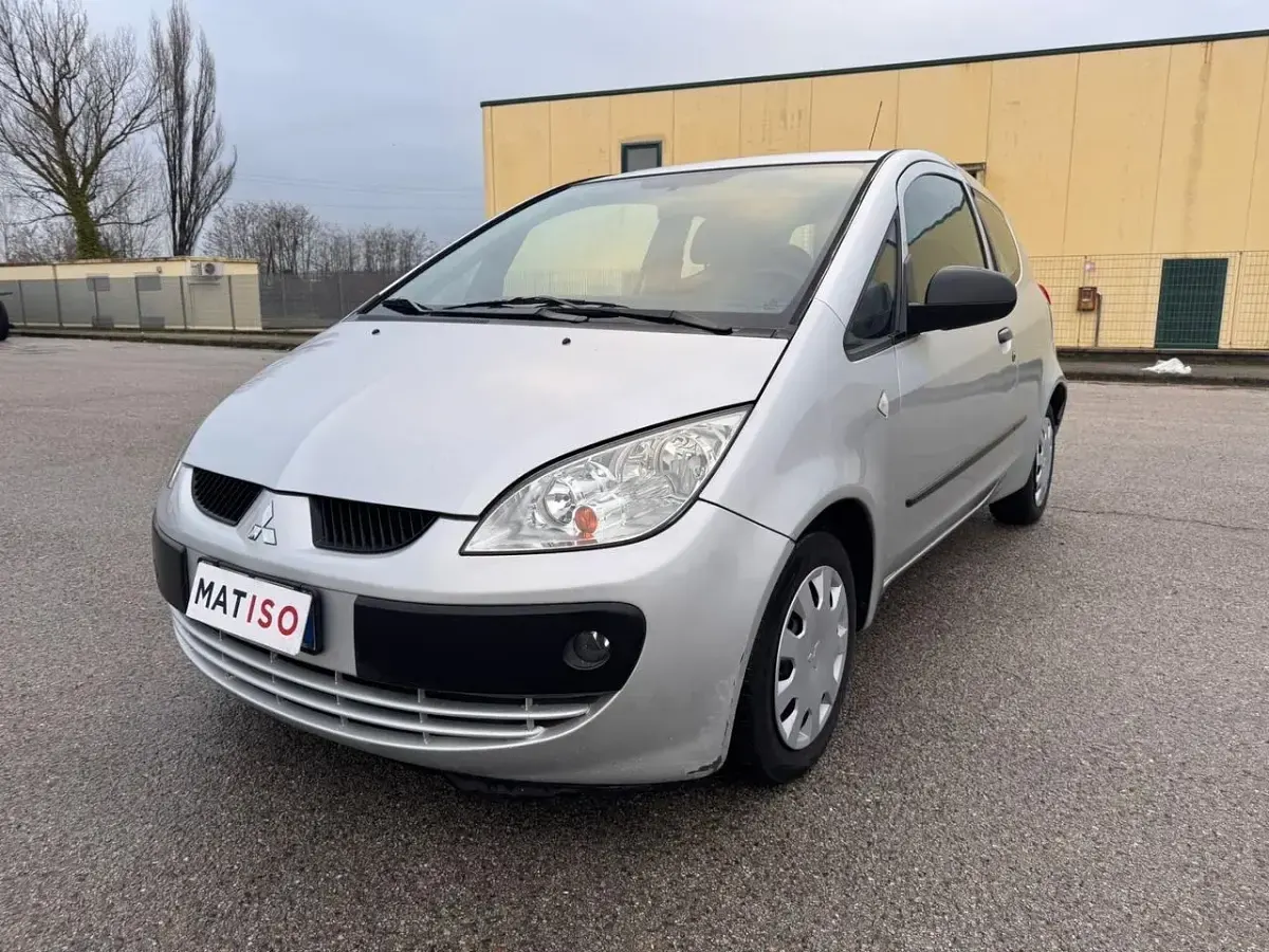 Usata Mitsubishi Colt 74 CV (54 kW) 2007 Argento Berlina