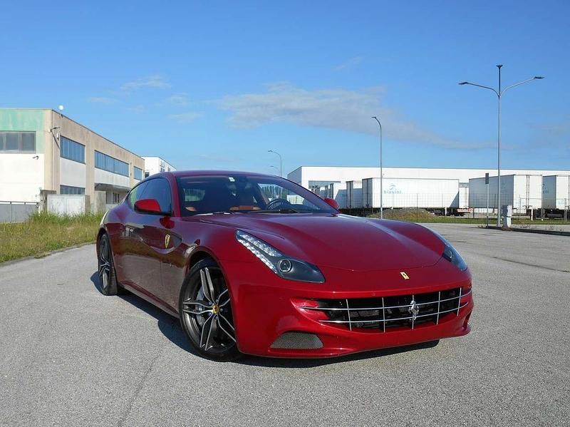 Rosso Usata 2017 Ferrari FF Station wagon | 169.000 € (Cara) - Immagine 1/4
