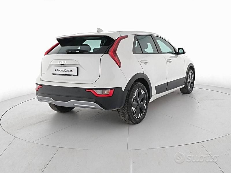 Usata Kia e-Niro 150 kW (204 CV) 2023 Bianco SUV