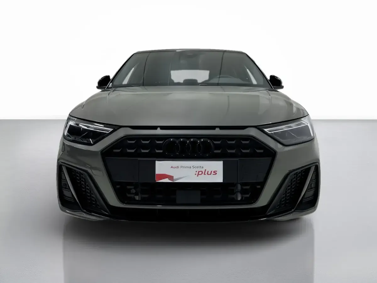 Usata Audi A1 Sportback Comfort 110 CV (80 kW) 2023 Grigio chronos metallizzato nero mito metallizzato Utilitaria