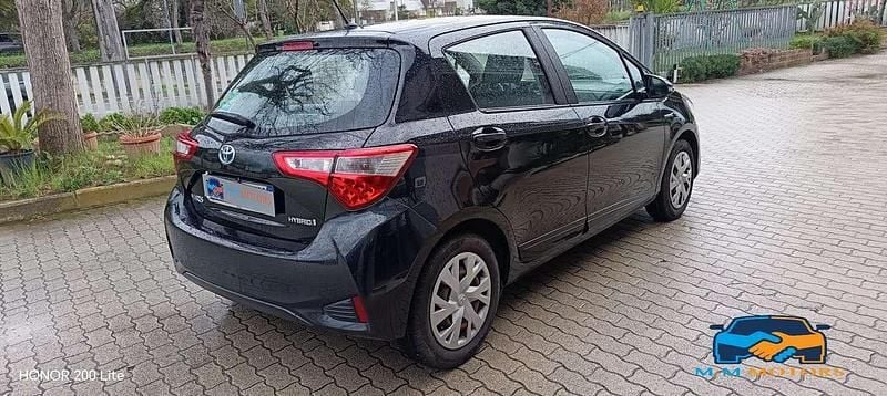 Usata Toyota Yaris Hybrid Business Edition 73 CV (53 kW) 2018 Other Berlina